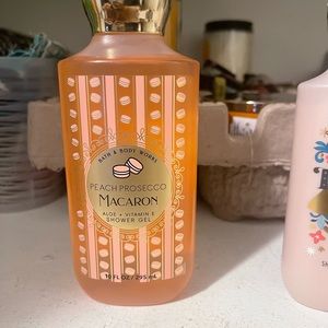Bath and Bodyworks Shower gel